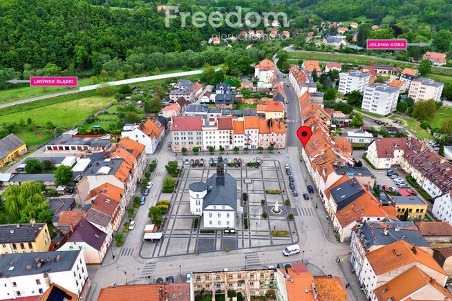 Lokal biurowy w centrum Wlenia!