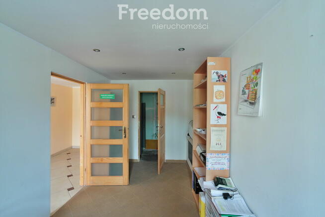 Lokal biurowy w centrum Wlenia!