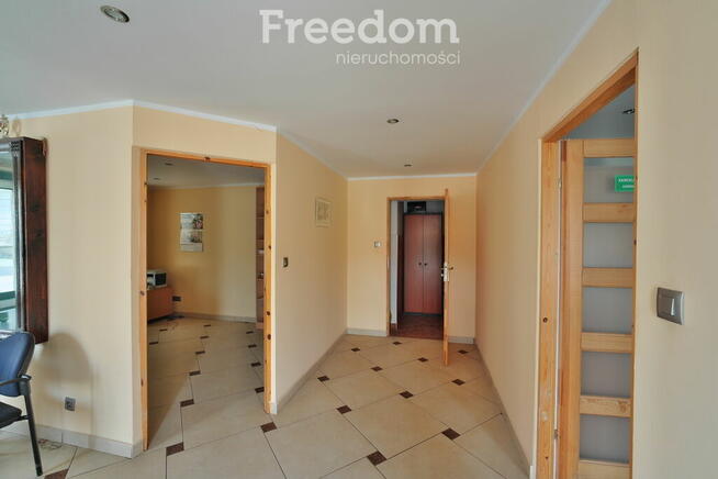 Lokal biurowy w centrum Wlenia!