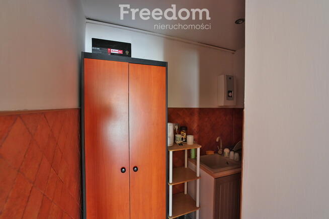 Lokal biurowy w centrum Wlenia!