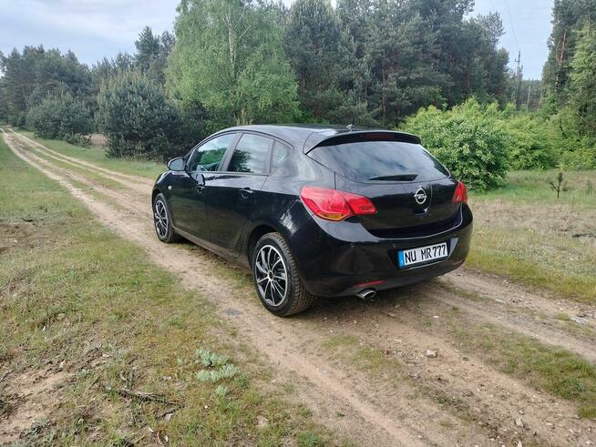 Opel Astra J 1.4 Benzyna Klima Tempomat Grzane Fotele z Niem