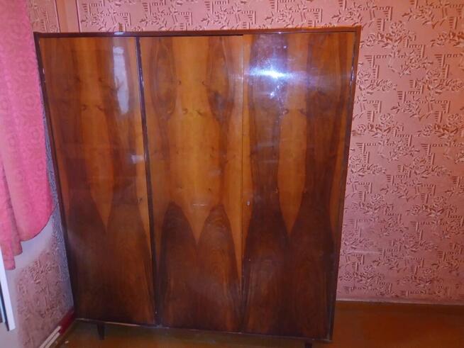 Szafa orzech połysk lustro trzydrzwiowa szeroka 150cm wysoka