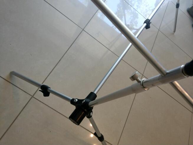 Rod pod na trzy wędki