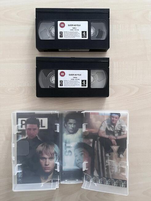 Kultowa Kolekcja VHS Queer as Folk (UK) - Wydanie Oryginal