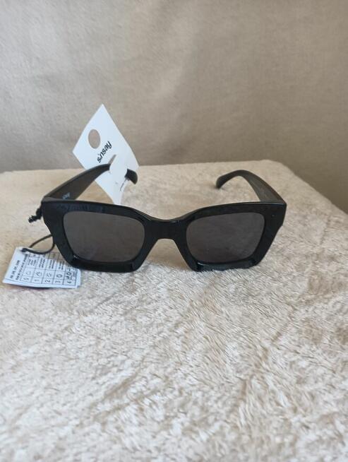Różne rodzaje ! Nowe okulary przeciwsłoneczne Sinsay