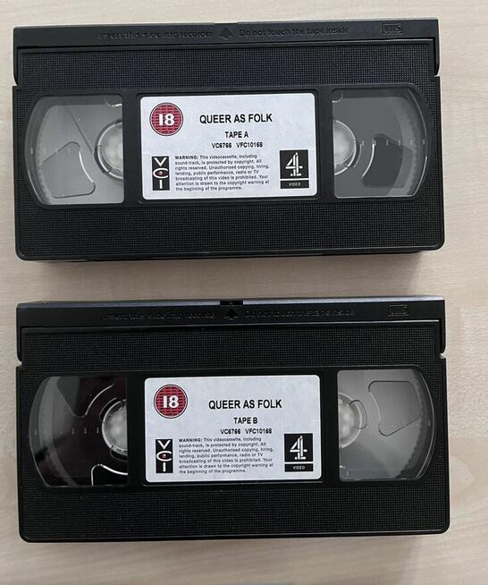 Kultowa Kolekcja VHS Queer as Folk (UK) - Wydanie Oryginal