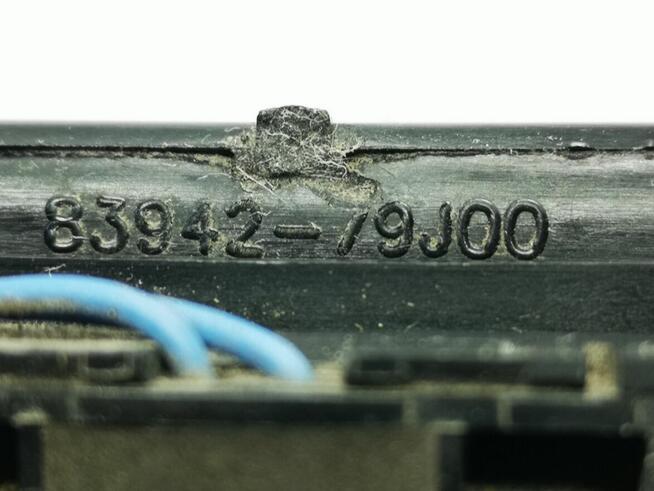 Mikrostyk klamka klapy tył Suzuki Vitara III 83942-79J00