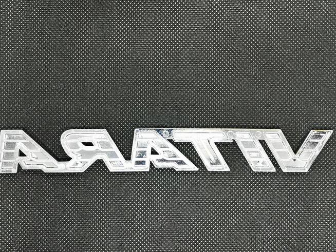 Emblemat napis VITARA Suzuki Vitara III 2015- LY 77831-54P00