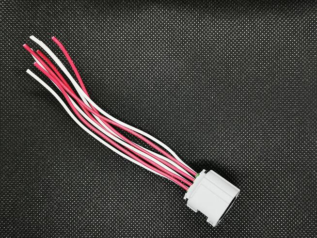 Nowa wtyczka wiązki czujników parkowania tył Suzuki Vitara