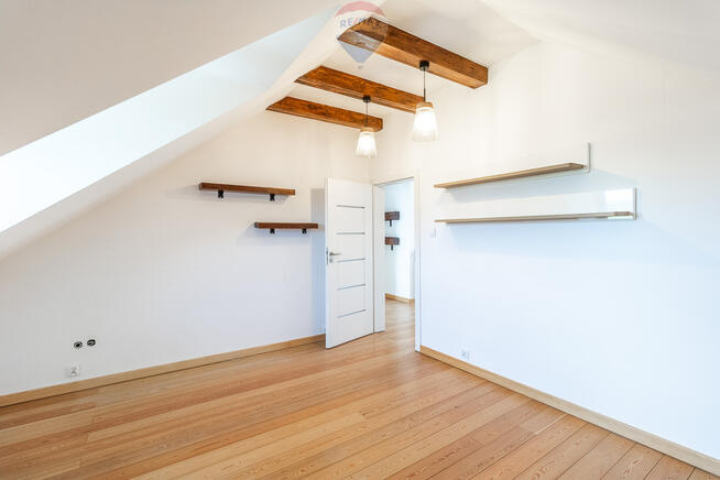 Dom 270 m² blisko lasu na działce 3737 m²
