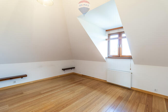 Dom 270 m² blisko lasu na działce 3737 m²