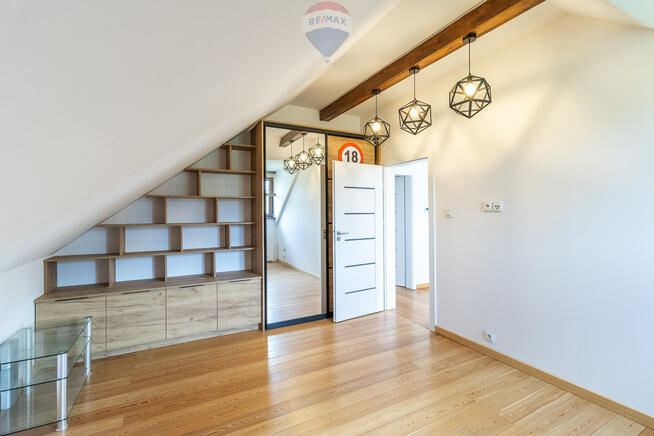 Dom 270 m² blisko lasu na działce 3737 m²