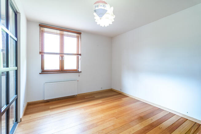 Dom 270 m² blisko lasu na działce 3737 m²