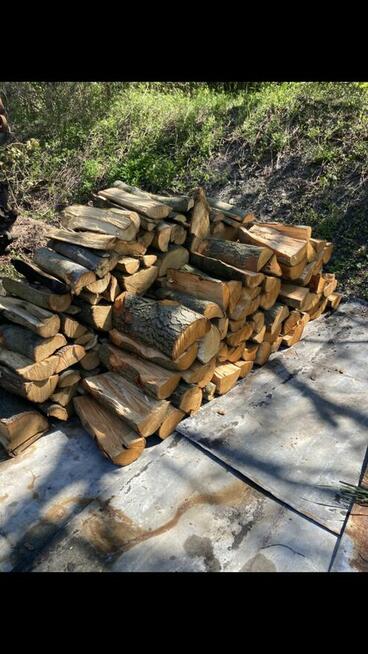 Drewno kominkowe liściaste cięte na 40 cm i łupane.
