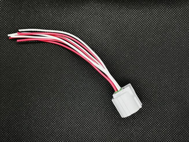 Nowa wtyczka wiązki czujników parkowania tył Suzuki Vitara