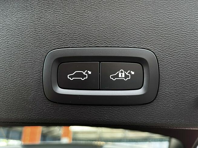 Volvo XC 40 EL.Klapa+Kamera+PODGRZ.Kier+Fotele+Szyba 1WŁ KRAJOWY GWAR. Bezwyp F23%