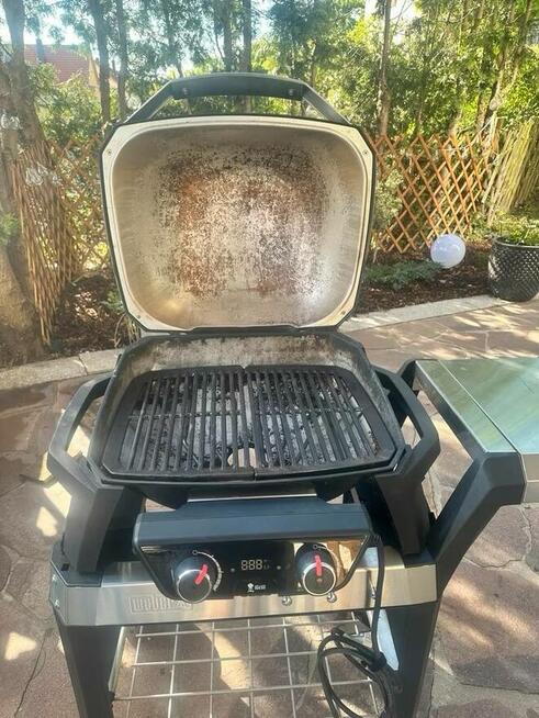 Grill elektryczny Weber Pulse 2000 z wózkiem i pokrowcem
