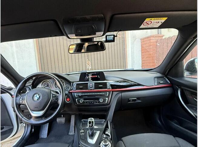 BMW Seria 3 320d xDrive Sport-Aut Sport Line