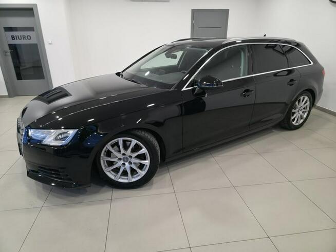 Audi A4 Bezwypadkowy/ Roczna Gwarancja w cenie / DSG / Zadbany