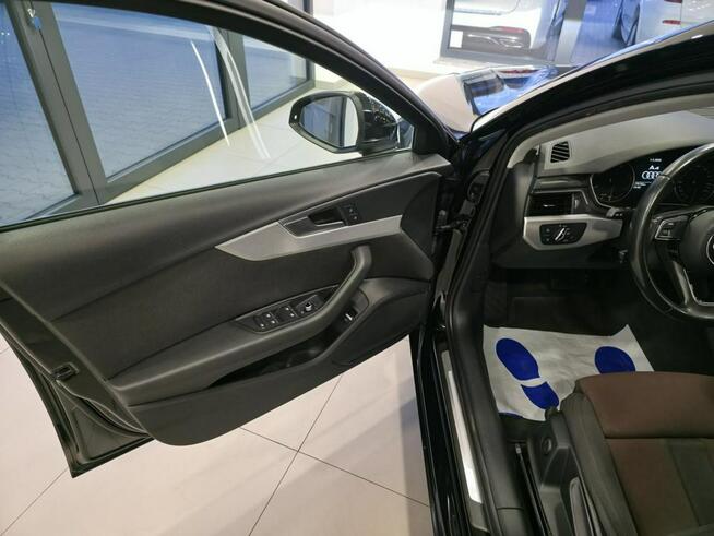 Audi A4 Bezwypadkowy/ Roczna Gwarancja w cenie / DSG / Zadbany