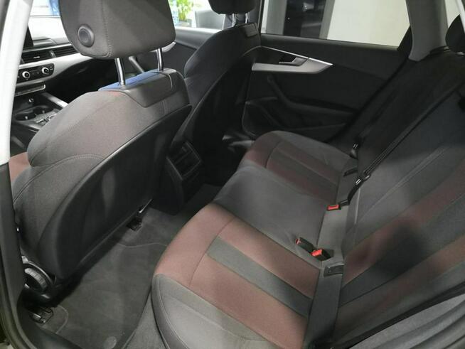 Audi A4 Bezwypadkowy/ Roczna Gwarancja w cenie / DSG / Zadbany