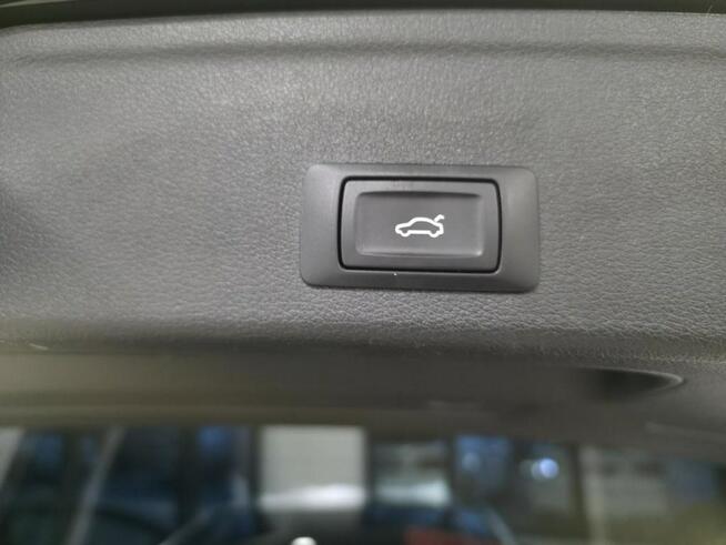 Audi A4 Bezwypadkowy/ Roczna Gwarancja w cenie / DSG / Zadbany