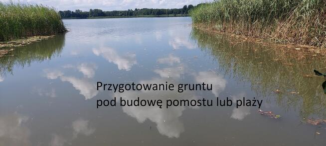 Odmulanie stawu wycinanie trzciny usuwanie korzeni plaże,