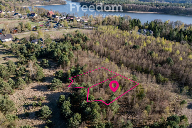 Działka budowlana w okolicy jeziora
