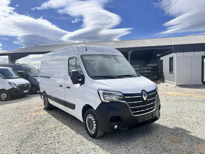 Renault Master średniak L2H2 blaszak 3-osobowy pełna opcja serwis lift