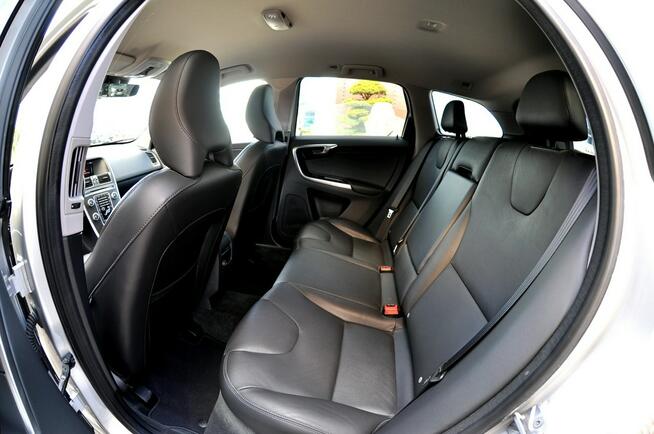 Volvo XC 60 2,0 181KM D4 Lift Led Automat Navi Skóra Parktronik