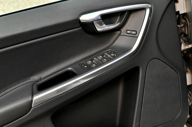 Volvo XC 60 2,0 181KM D4 Lift Led Automat Navi Skóra Parktronik