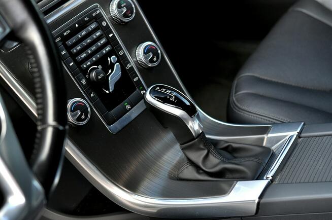 Volvo XC 60 2,0 181KM D4 Lift Led Automat Navi Skóra Parktronik