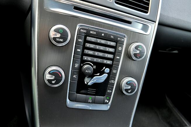 Volvo XC 60 2,0 181KM D4 Lift Led Automat Navi Skóra Parktronik