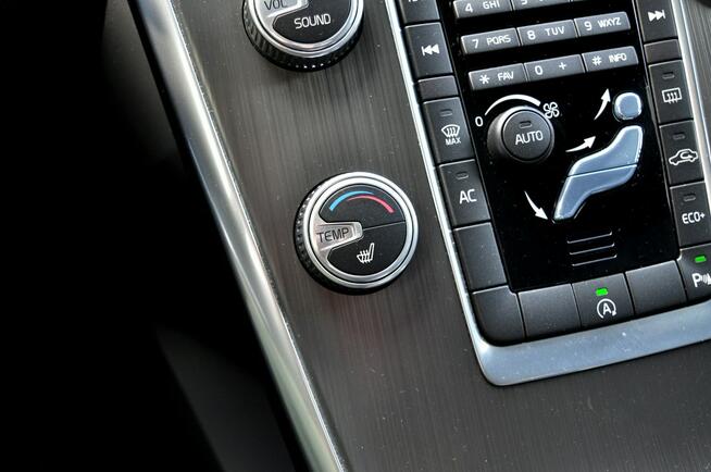 Volvo XC 60 2,0 181KM D4 Lift Led Automat Navi Skóra Parktronik
