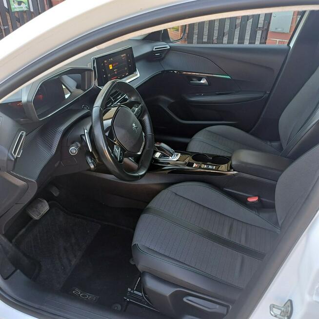 Peugeot 208 Automat LED Navi