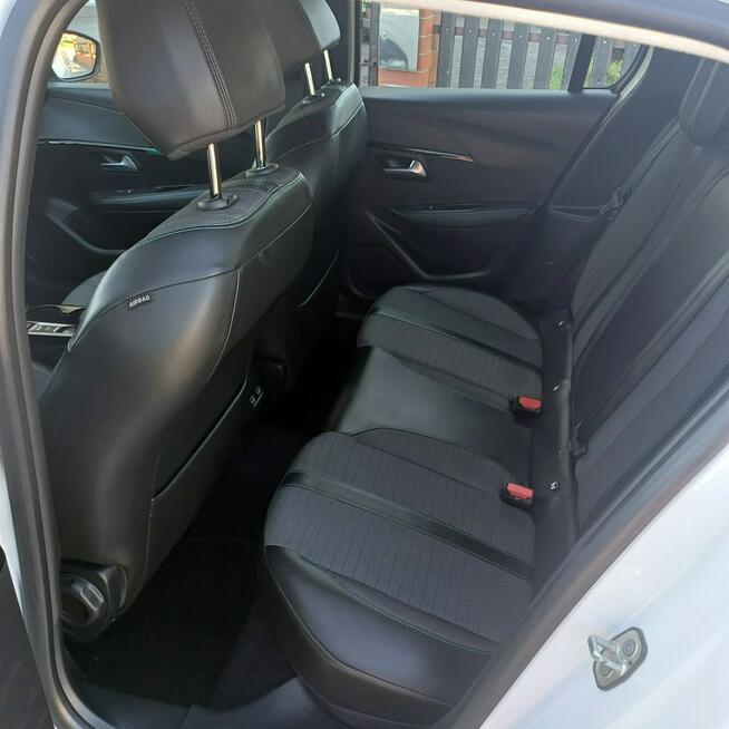 Peugeot 208 Automat LED Navi
