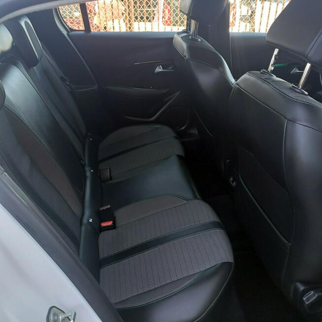Peugeot 208 Automat LED Navi