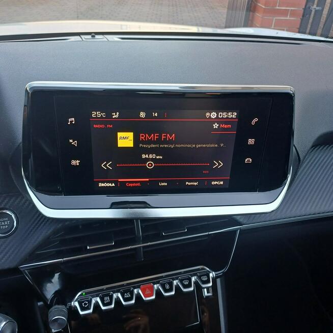 Peugeot 208 Automat LED Navi
