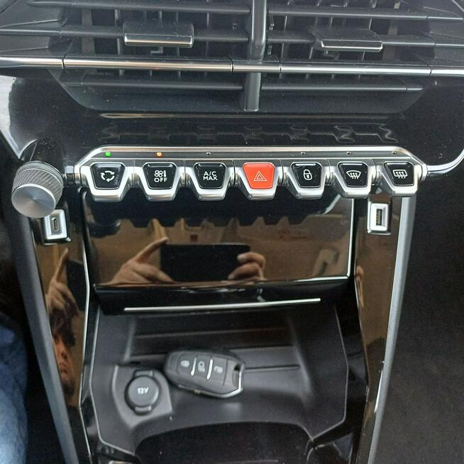 Peugeot 208 Automat LED Navi