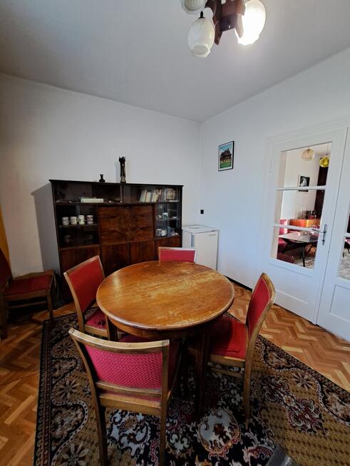 Dom do remontu w dzielnicy Ogrodów, 151 m², garaż.