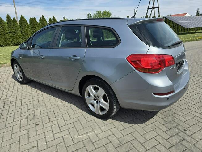 Opel Astra Sports Tourer 1,4 Benz. Serwis.Klimatyzacja.El.szyby.Centralka.kredyt.OKAZJA