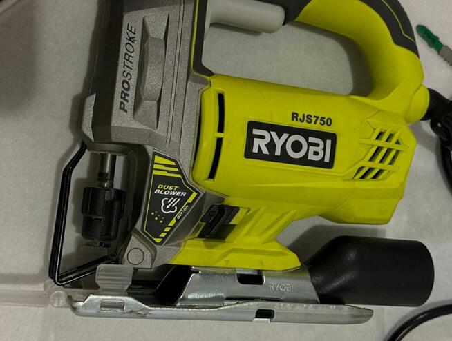 Wyrzynarka Ryobi RJS750-G 500W + zestaw brzeszczotów