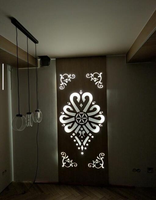 PODŚWIETLANY PANEL DREWNIANY LED – STYL ZAKOPIAŃSKI / MODE