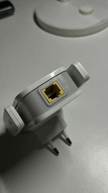 Wzmacniacz sygnału Wi-Fi D-Link DAP-1610 (AC1200)
