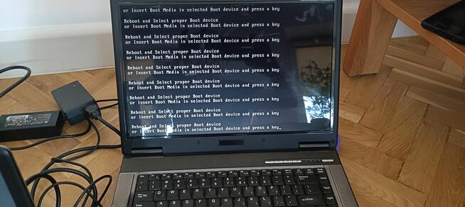 3 laptopy – HP 635, Fujitsu Siemens, ASUS S96S
