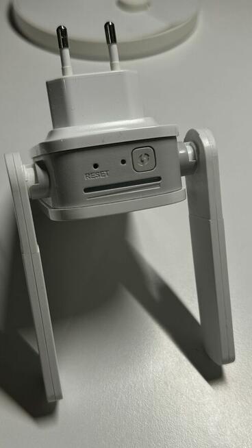 Wzmacniacz sygnału Wi-Fi D-Link DAP-1610 (AC1200)