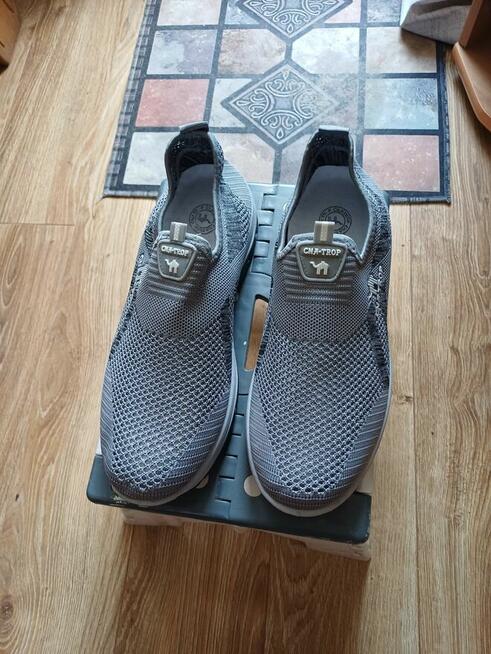 Sprzedam buty sportowe męskie