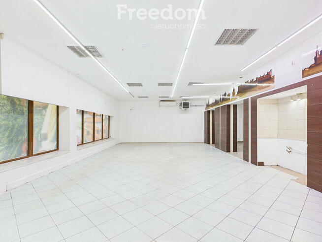Lokal handl-usług 130 m² w Centrum, 2 wejścia
