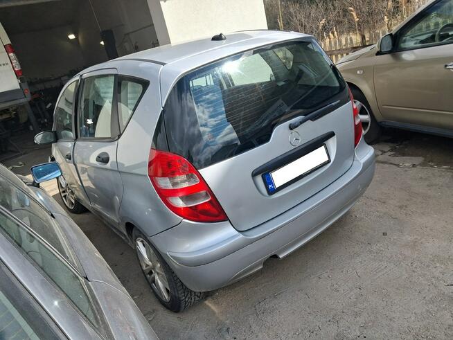 Mercedes A 160 Po kolizji W169 benzyna pali porusza się
