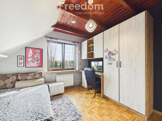 Gotowy dom z dużą działką w Olesinie